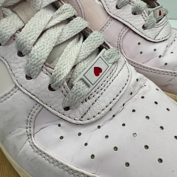 Nike Air Force 1 Valentine’s Day Limited Edition Women’s 9 Pink CD0183-600 - Picture 6 of 11